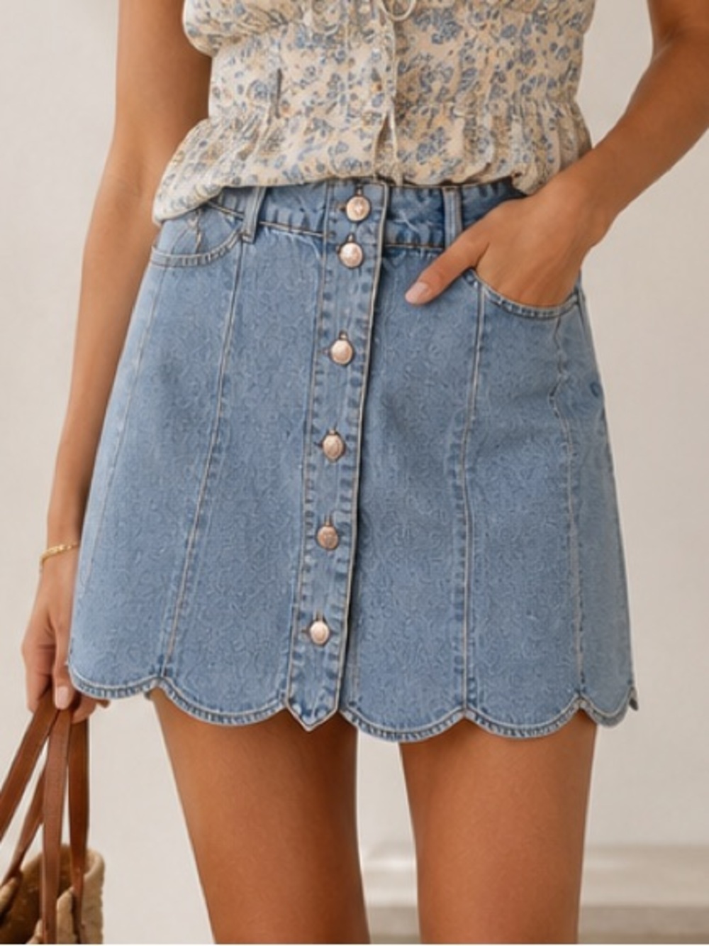 Forever 21 • Scalloped Hem Denim Mini Skirt